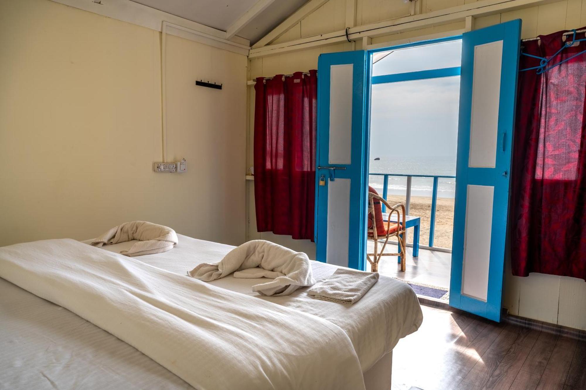 The Tito'S Blue Sky Beach Resort Agonda Exterior foto